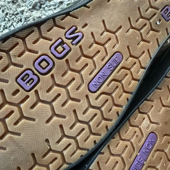 Bogs Mattie Posie rain booties Size 6 Black with multicolor floral print Size 6 - Picture 12 of 14